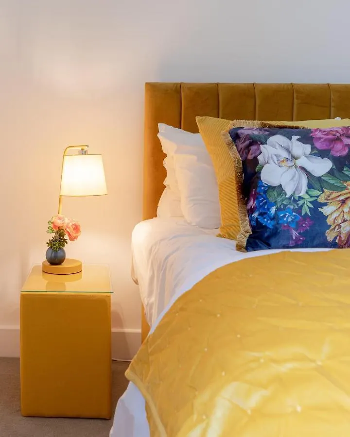 Off The Shard Xxl Design Family House With Garden Apartment London 0*,