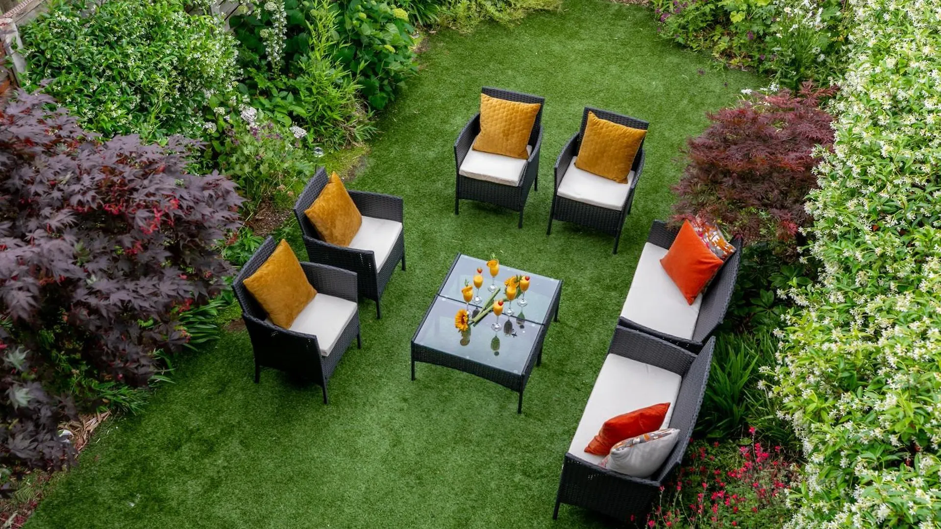 Off The Shard Xxl Design Family House With Garden Apartment London